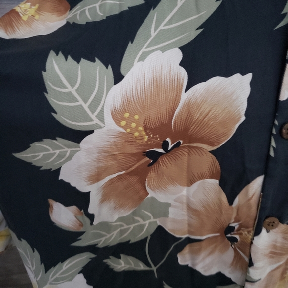 NWOT Tommy Bahama Silk Shirt - Picture 9 of 9